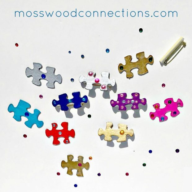 Puzzle-Pins-Art-Project-A-DIY-Gift-Made-With-Recycled-Items #mosswoodconnections