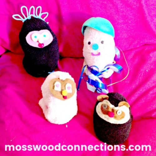 Bedtime Buddy; DIY Sensory Stuffed Friends #mosswoodconnections #bedtime #finemotor #parenting #sensory 