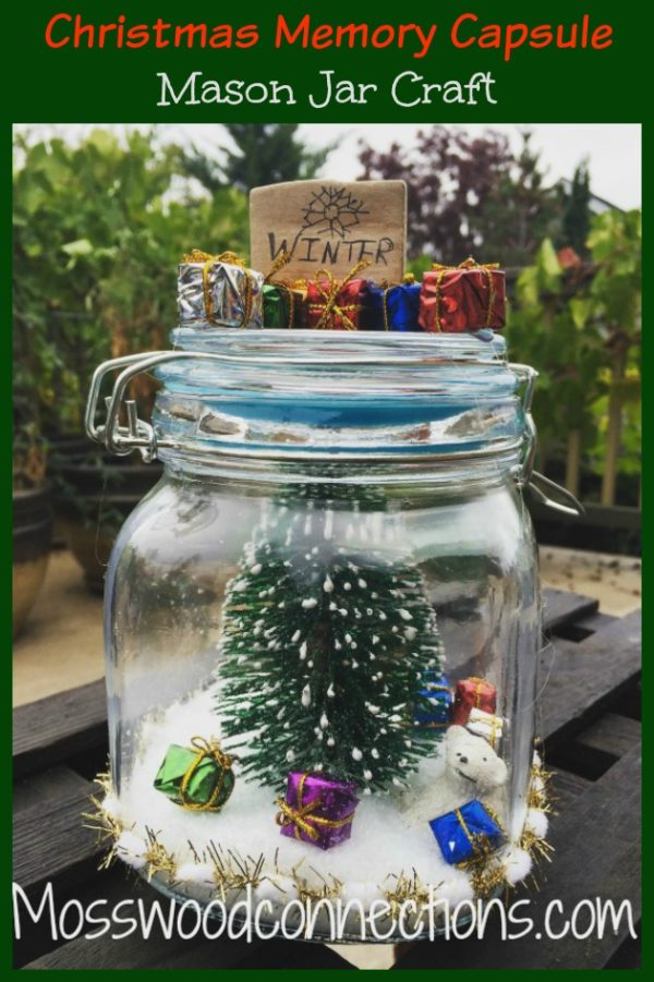 Memory Capsules Mason Jar DIY Decor Craft #masonjarcrafts #holidays #mosswoodconnections #DIYkeepsake