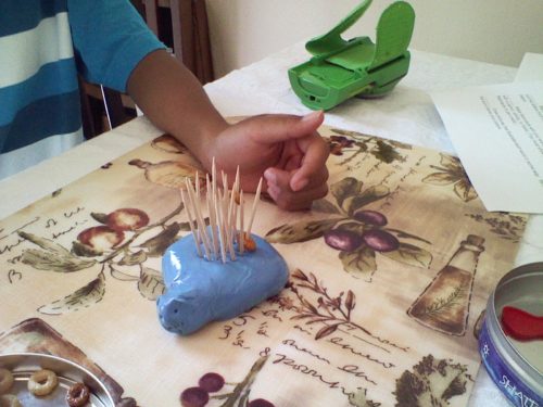 Help for the Hands - Fine Motor Fun Fine motor exercises and activities to strengthen the fingers and help with the hands. mosswoodconnections #handstrength #finemotor