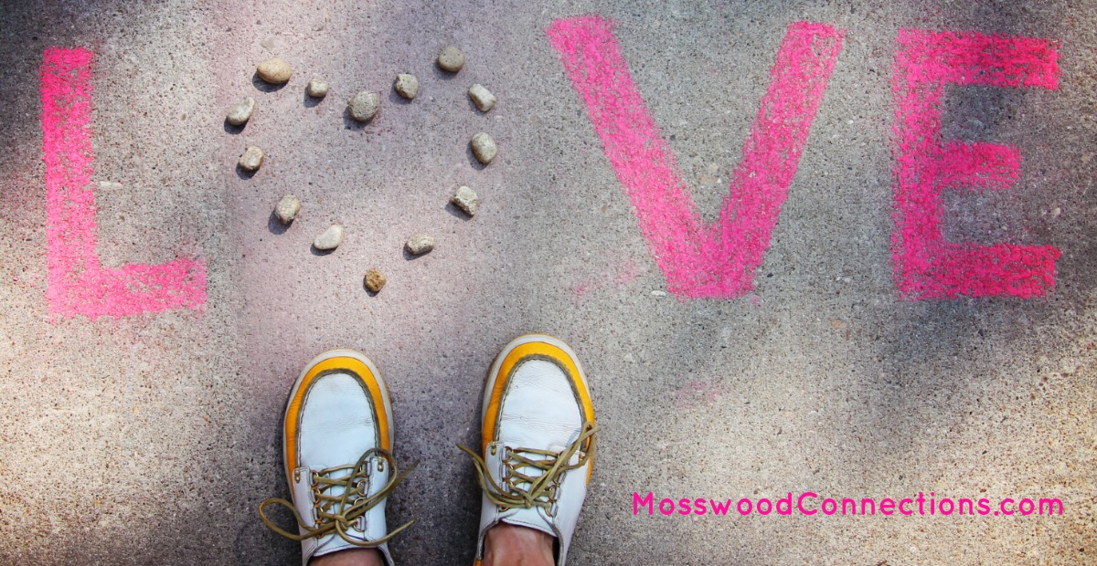 Love Notes on My Sidewalk; A Simple Way to Connect with Your Child #mosswoodconnections #childdevelopment #parenting #milestones